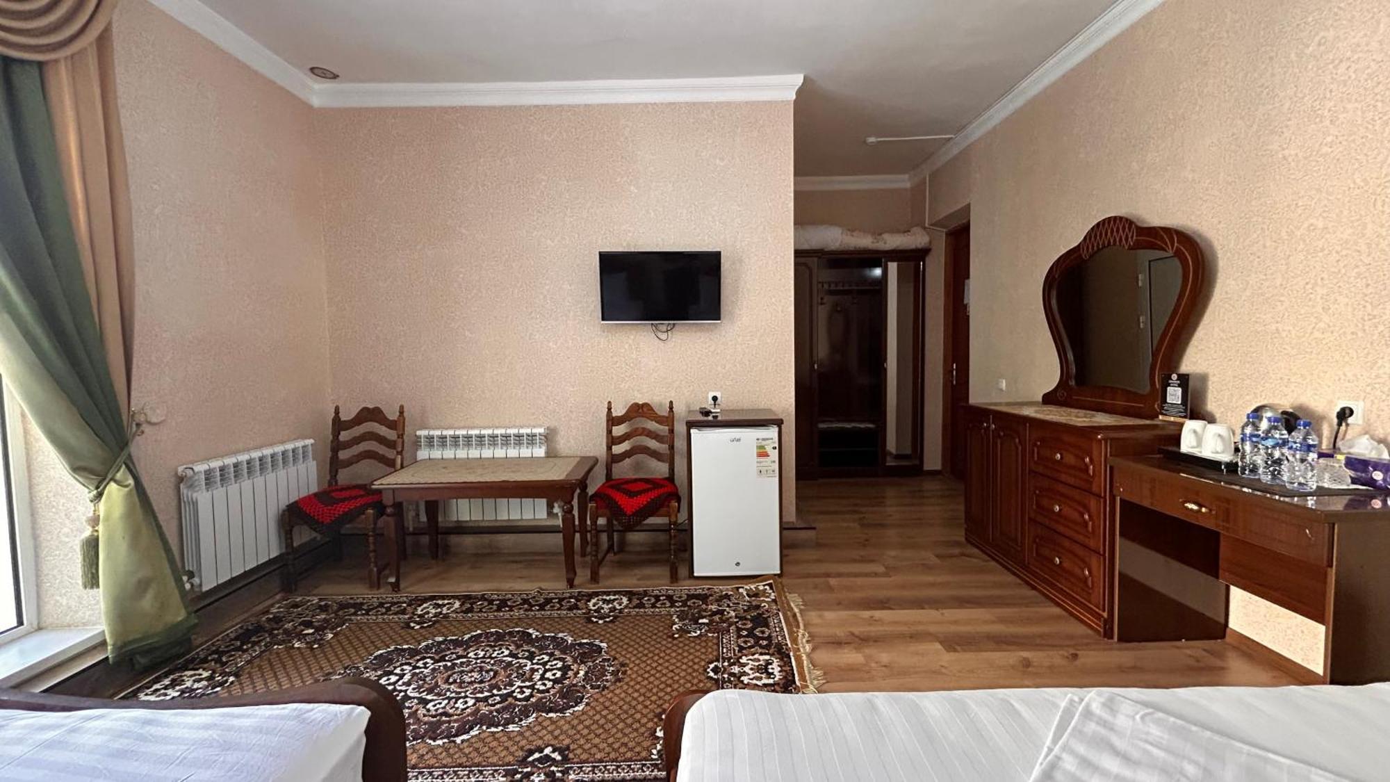 Hotel Ishonch Samarkand Esterno foto